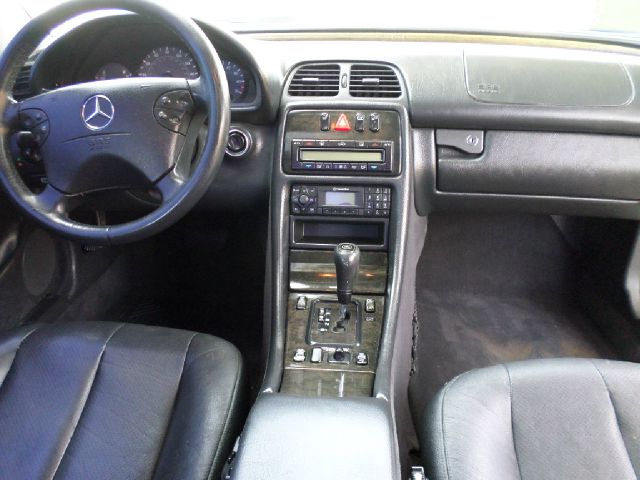 Mercedes-Benz CLK-Class 2000 photo 4