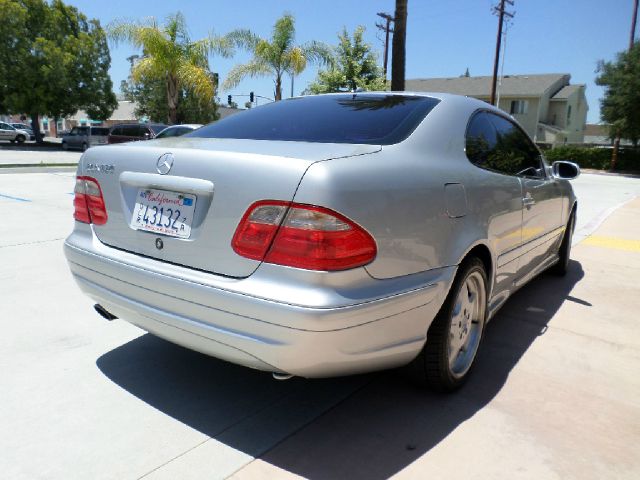 Mercedes-Benz CLK-Class 2000 photo 8