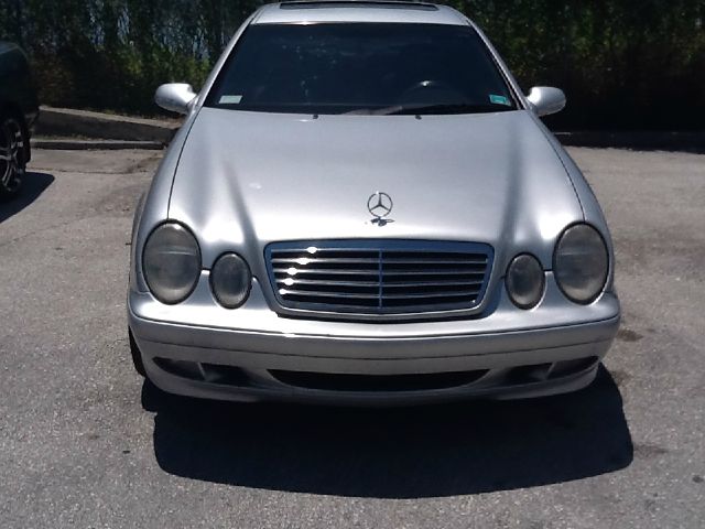 Mercedes-Benz CLK-Class 2000 photo 2