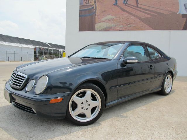 Mercedes-Benz CLK-Class 2000 photo 1