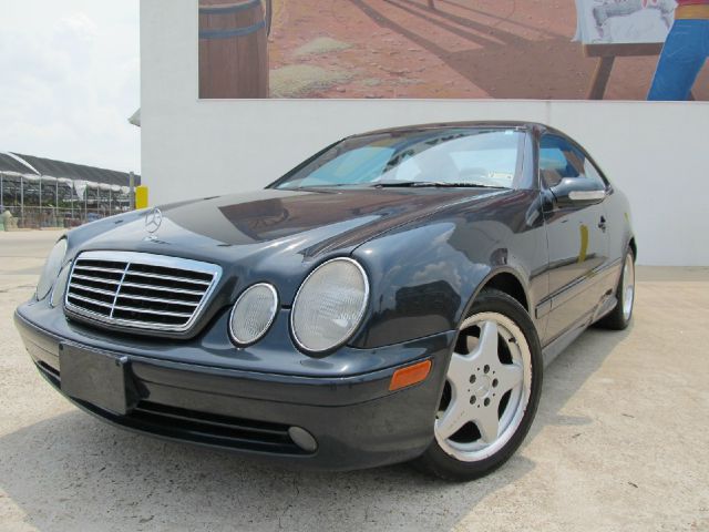 Mercedes-Benz CLK-Class 2000 photo 2