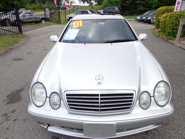 Mercedes-Benz CLK-Class 2001 photo 14