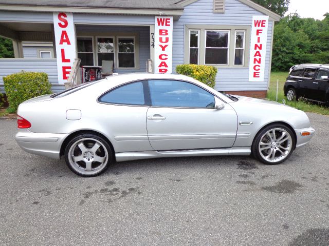 Mercedes-Benz CLK-Class 2001 photo 17