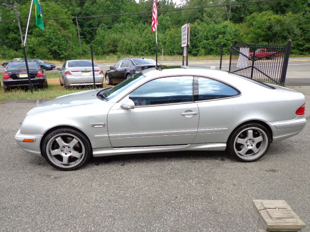 Mercedes-Benz CLK-Class 2001 photo 26