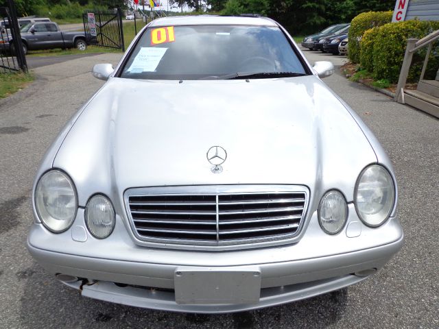 Mercedes-Benz CLK-Class 2001 photo 27