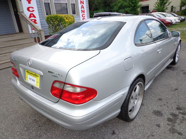 Mercedes-Benz CLK-Class 2001 photo 28