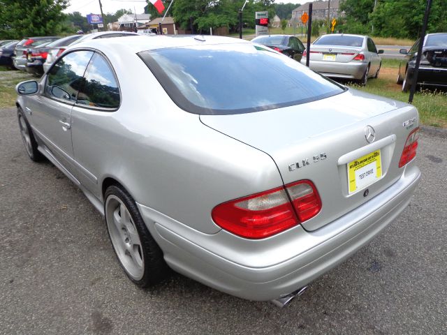 Mercedes-Benz CLK-Class 2001 photo 3