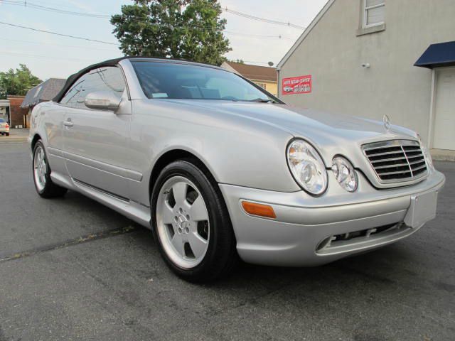 Mercedes-Benz CLK-Class 2001 photo 2