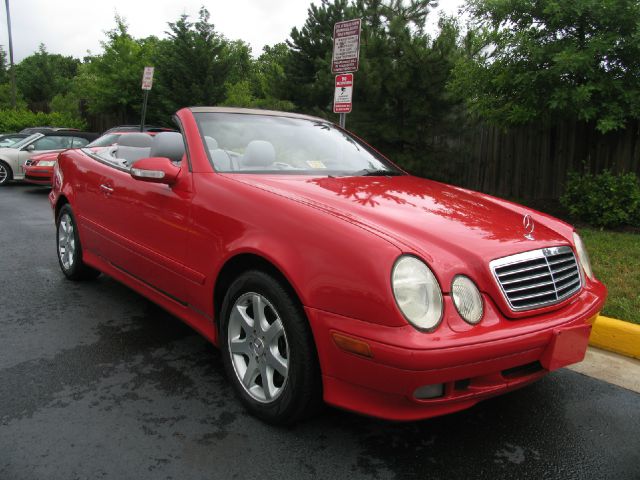 Mercedes-Benz CLK-Class 2001 photo 3