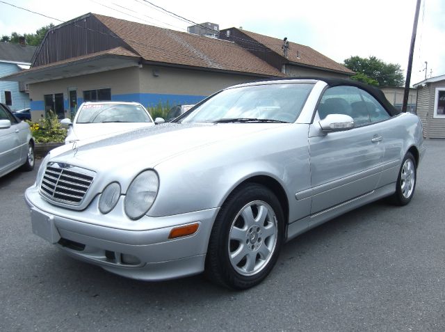 Mercedes-Benz CLK-Class 2001 photo 1