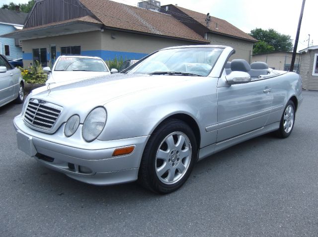 Mercedes-Benz CLK-Class 2001 photo 4