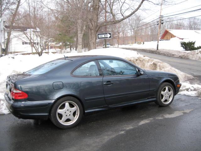 Mercedes-Benz CLK-Class XLE V6 Coupe