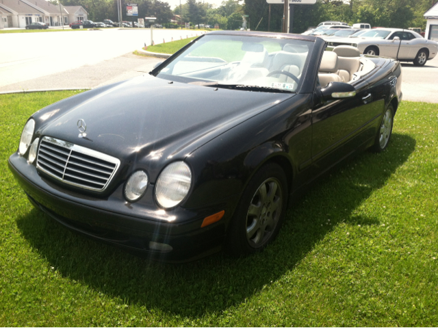 Mercedes-Benz CLK-Class 2001 photo 1