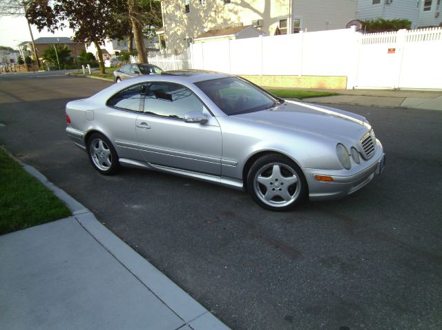 Mercedes-Benz CLK-Class 2001 photo 3