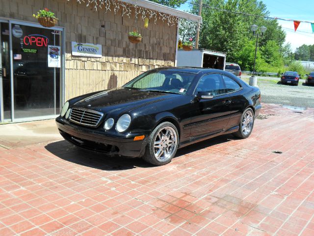 Mercedes-Benz CLK-Class XLE V6 Coupe