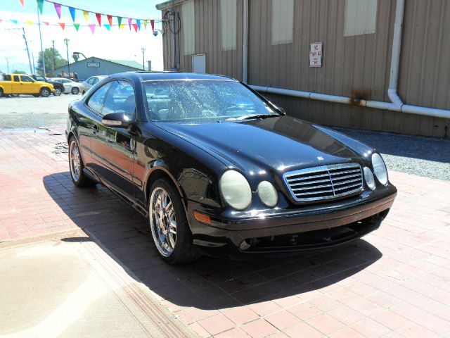 Mercedes-Benz CLK-Class 2001 photo 2