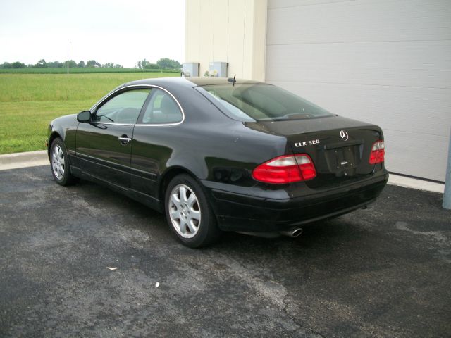 Mercedes-Benz CLK-Class 2001 photo 1