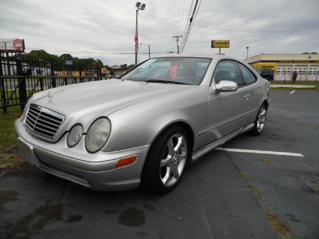 Mercedes-Benz CLK-Class 2002 photo 4