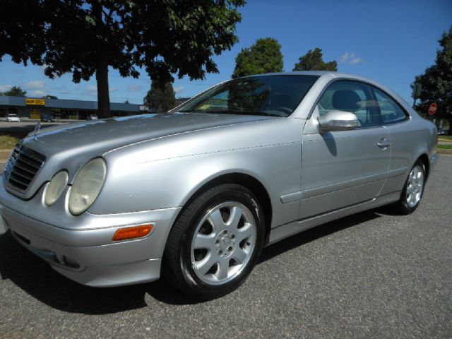 Mercedes-Benz CLK-Class LT 1500 DVD W/monitorflex Fuel 4X4 Coupe