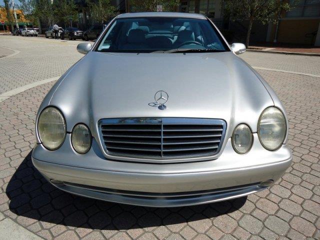 Mercedes-Benz CLK-Class 2002 photo 2