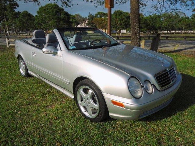 Mercedes-Benz CLK-Class 2002 photo 2