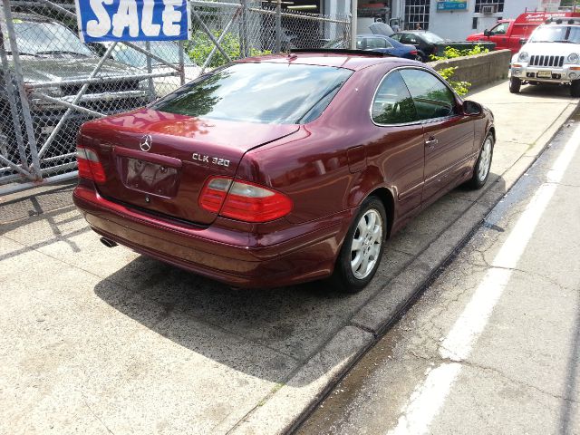 Mercedes-Benz CLK-Class 2002 photo 2