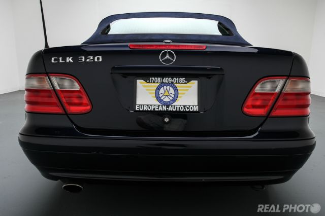 Mercedes-Benz CLK-Class 2002 photo 12