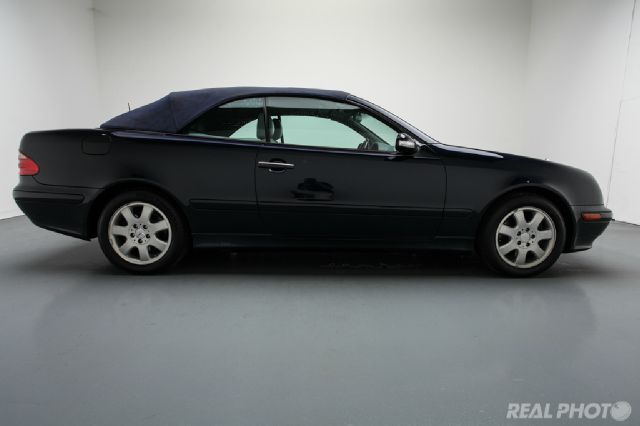 Mercedes-Benz CLK-Class 2002 photo 16