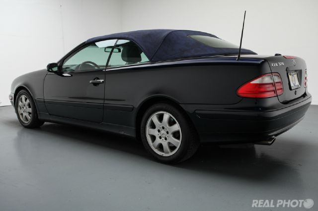 Mercedes-Benz CLK-Class 2002 photo 19