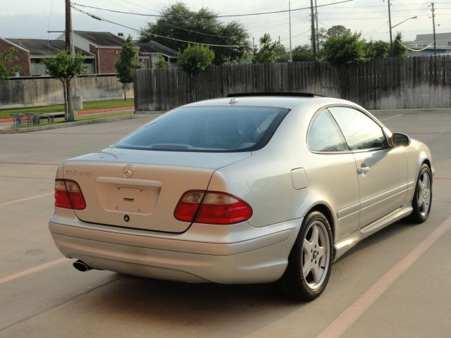 Mercedes-Benz CLK-Class 2002 photo 4