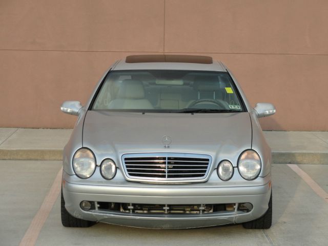 Mercedes-Benz CLK-Class 2002 photo 6