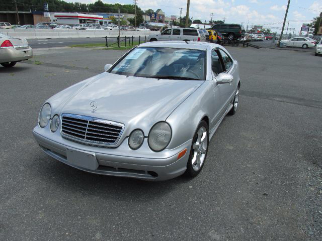 Mercedes-Benz CLK-Class 2002 photo 1