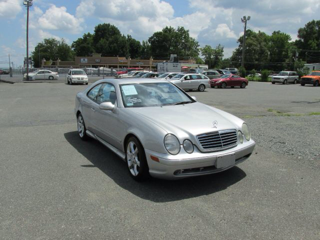 Mercedes-Benz CLK-Class 2002 photo 3