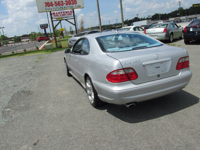 Mercedes-Benz CLK-Class 2002 photo 4