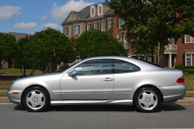 Mercedes-Benz CLK-Class 2002 photo 1