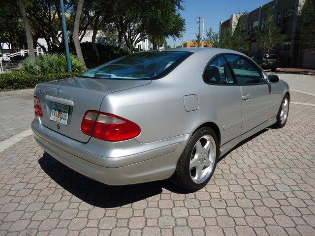 Mercedes-Benz CLK-Class 2002 photo 13