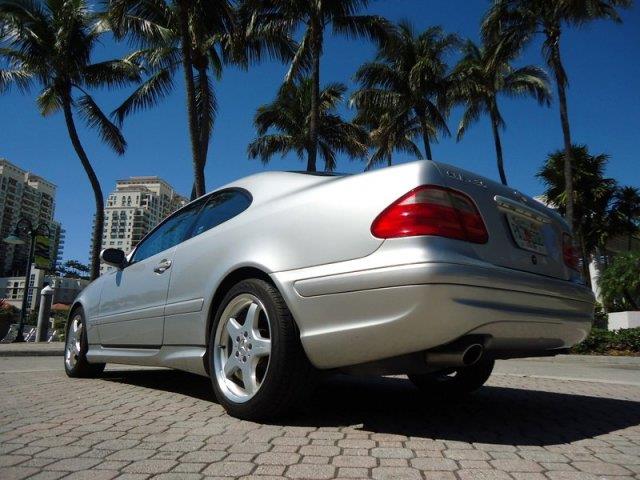 Mercedes-Benz CLK-Class 2002 photo 22