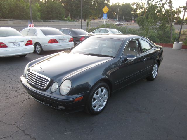 Mercedes-Benz CLK-Class 2002 photo 13