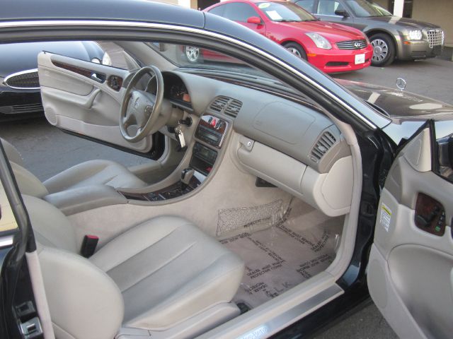 Mercedes-Benz CLK-Class 2002 photo 8