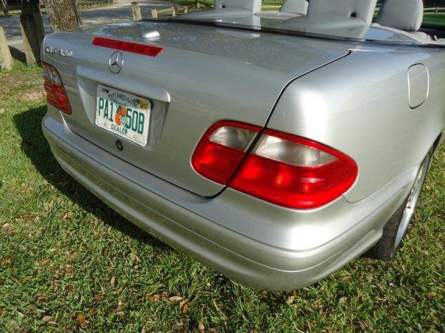 Mercedes-Benz CLK-Class 2002 photo 12