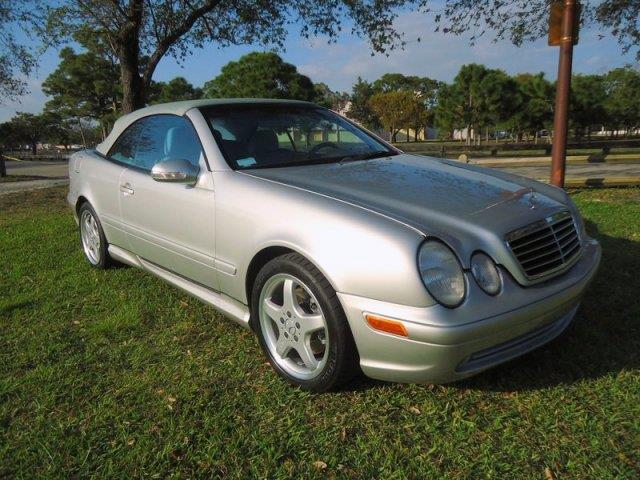 Mercedes-Benz CLK-Class 2002 photo 2