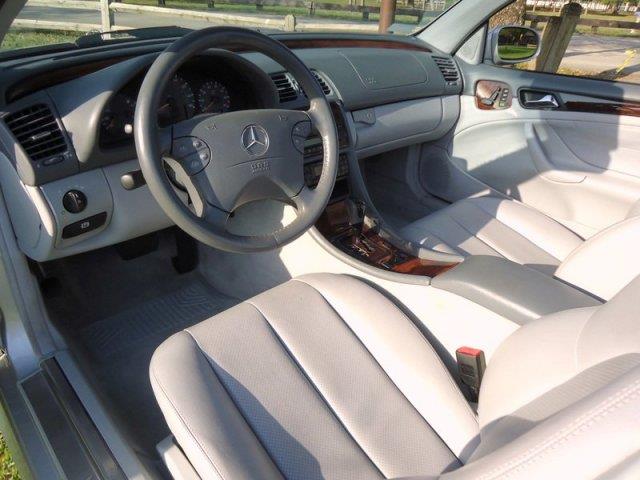 Mercedes-Benz CLK-Class 2002 photo 21