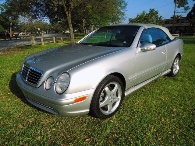 Mercedes-Benz CLK-Class 2002 photo 8