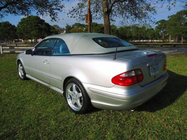 Mercedes-Benz CLK-Class 2002 photo 9