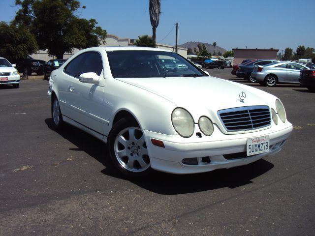 Mercedes-Benz CLK-Class 2002 photo 19