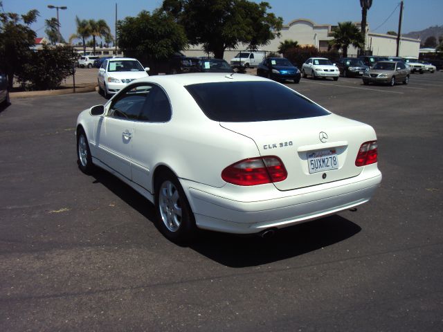 Mercedes-Benz CLK-Class 2002 photo 4