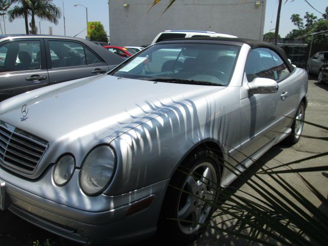 Mercedes-Benz CLK-Class 2002 photo 1