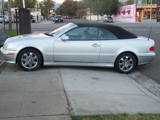 Mercedes-Benz CLK-Class 2002 photo 2