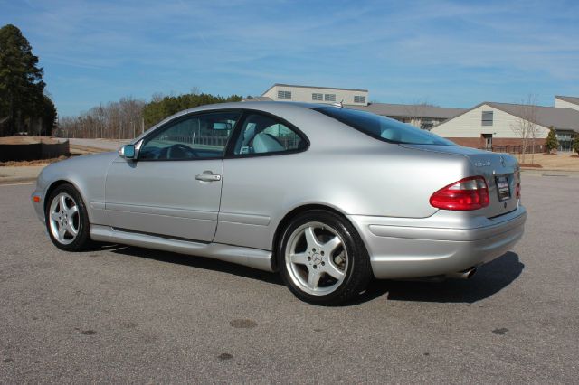 Mercedes-Benz CLK-Class 2002 photo 1