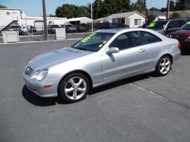 Mercedes-Benz CLK-Class 2003 photo 4